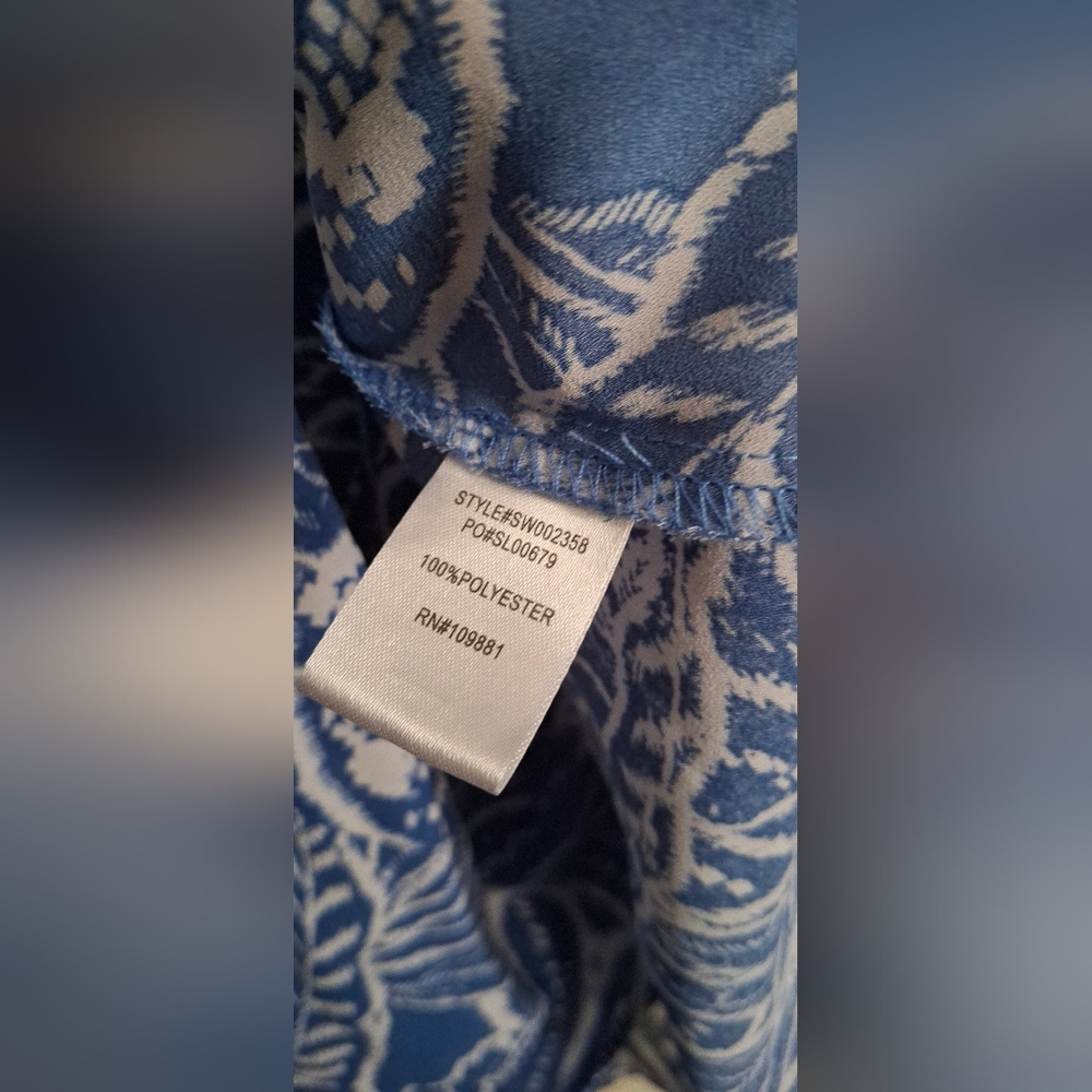 Sunny Leigh Blue and White Patterned Top Sz XL Long Sleeve Flowy Casual Party - Picture 7 of 7